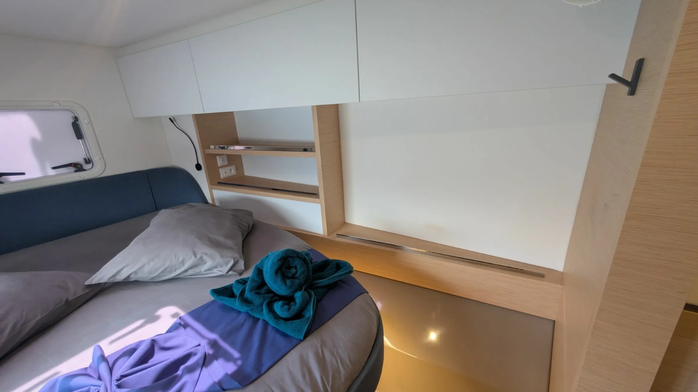 Fountaine Pajot New 44 Palomas interior